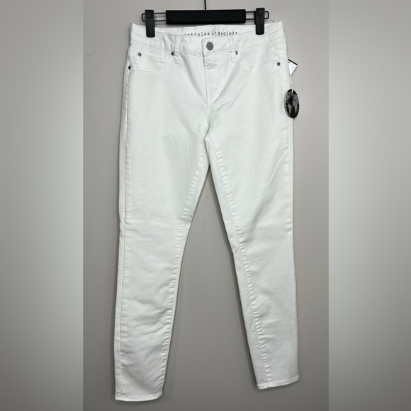 Articles Of Society Denim - NWT - Articles of Society white ankle crop jeans. Size 28. Rise - 9”.